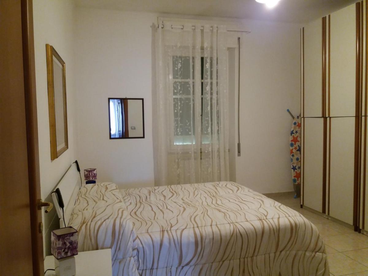 Casa Vacanze Lida มารีนาดีคาร์รารา ภายนอก รูปภาพ