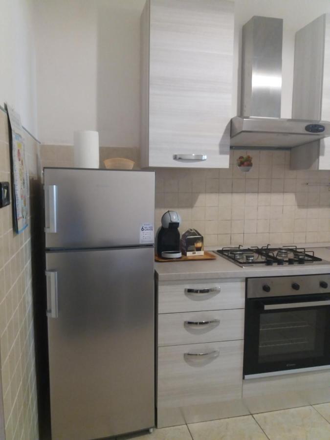 Casa Vacanze Lida มารีนาดีคาร์รารา ภายนอก รูปภาพ