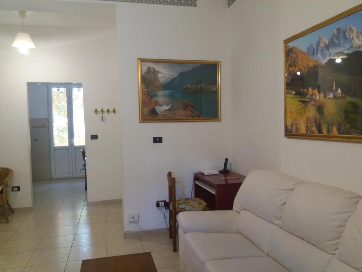 Casa Vacanze Lida มารีนาดีคาร์รารา ภายนอก รูปภาพ