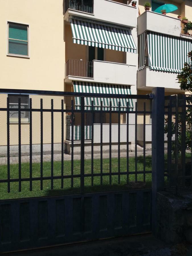 Casa Vacanze Lida มารีนาดีคาร์รารา ภายนอก รูปภาพ